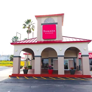 Ramada By Wyndham Orlando South Hotel