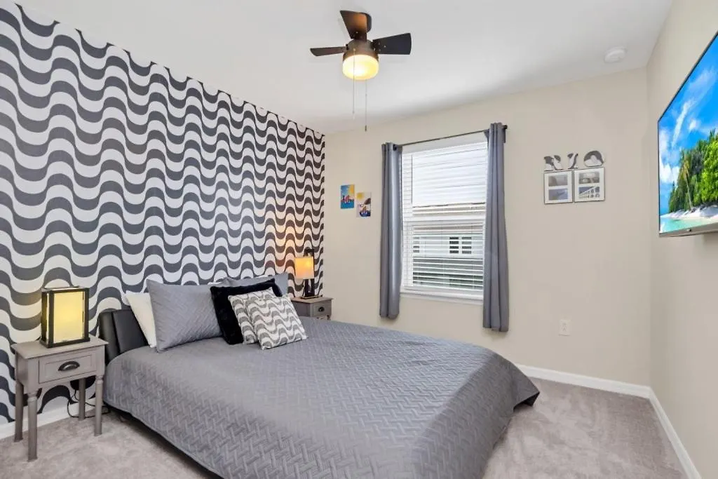 5 Bed Townhome! Townhouse Davenport 0*,
