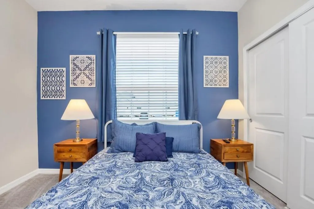 5 Bed Townhome! Townhouse Davenport 0*,